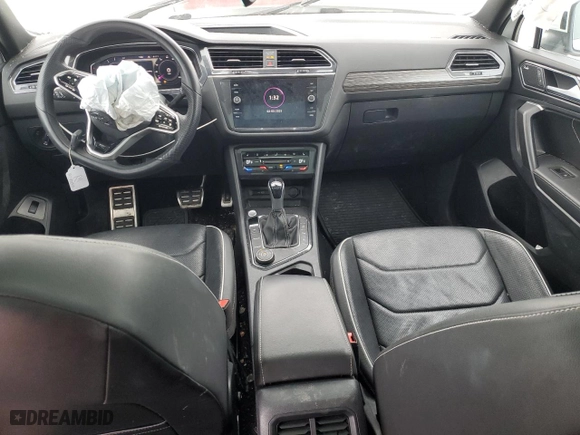 2022 Volkswagen Tiguan SEL R-Line with VIN 3VV4B7AX3NM038974, listed as a Copart auction lot 43958685 with 56,940 mi miles and Non Repairable. Bid and sale history available at carsss.com. Image 8.