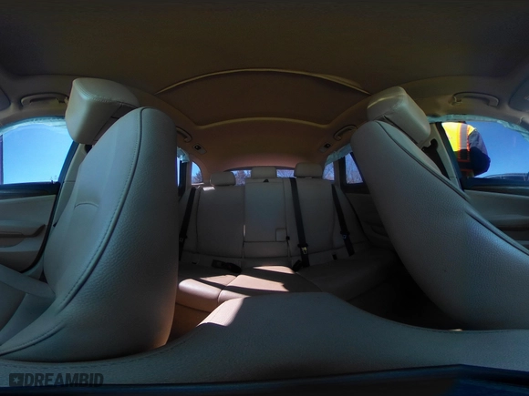 2015 BMW X1 sDrive28i with VIN WBAVM1C53FV317173, listed as a IAAI auction lot 41586385 with 146,068 mi miles. Bid and sale history available at carsss.com. Image 18.