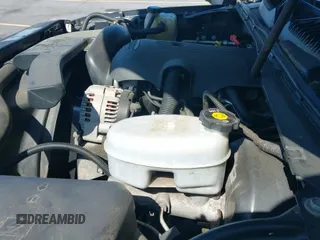 2003 Chevrolet Suburban LS z VIN 3GNEC16Z43G169079, wystawiony jako IAAI lot #42438273 z przebiegiem 208 332 mil mil oraz . Historia ofert i sprzedaży dostępna na DreamBid. Obrazek 12.