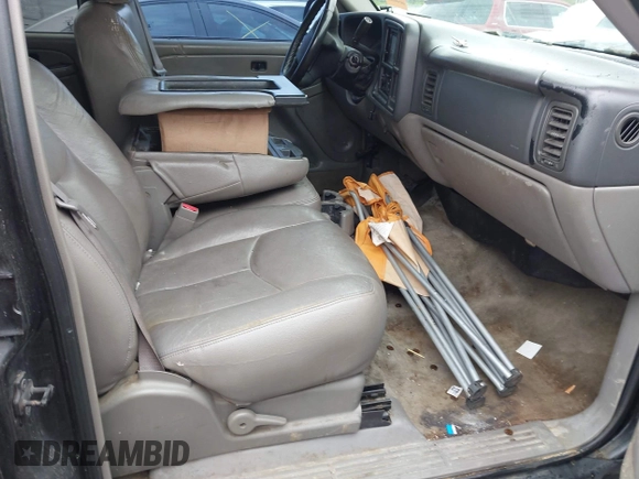 2004 Chevrolet Suburban LS with VIN 3GNEC16Z34G110624, listed as a IAAI auction lot 42177917 with 268,968 mi miles and . Bid and sale history available at DreamBid. Image 5.