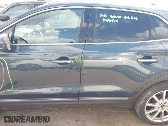 2019 Lincoln MKC Reserve with VIN 5LMCJ3C94KUL22859, listed as a IAAI auction lot 41963707 with 123,299 mi miles and . Bid and sale history available at DreamBid. Image 15.
