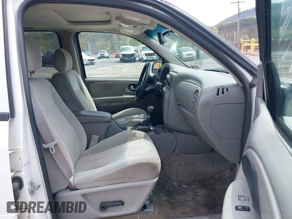 2007 Chevrolet TrailBlazer LS with VIN 1GNDT13S672207008, listed as a IAAI auction lot 42084492 with Not Provided miles and . Bid and sale history available at DreamBid. Image 5.