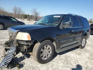 2004 Lincoln Navigator Luxury with VIN 5LMFU27R94LJ10685, listed as a Copart auction lot 43794105 with 441,961 mi miles and Salvage Title. Bid and sale history available at carsss.com. Image 1.