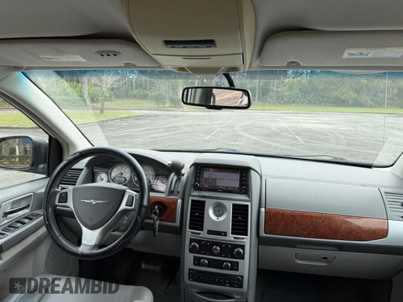 2008 Chrysler Town & Country with VIN 2008TC, listed as a Copart auction lot 48812445 with 188,902 mi miles and Clean Title. Bid and sale history available at DreamBid. Image 9.