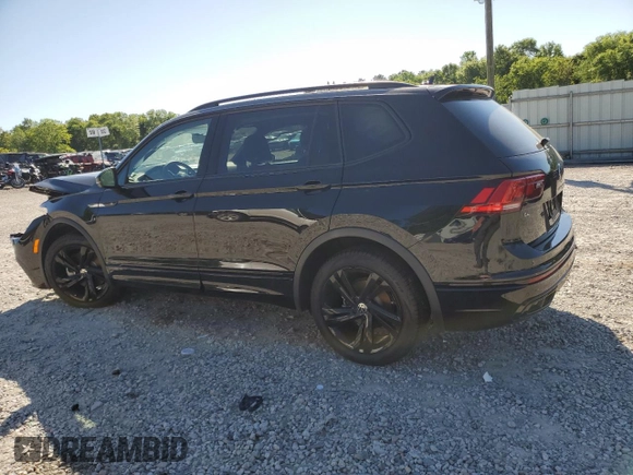 2024 Volkswagen Tiguan SE R-Line Black z VIN 3VVCB7AX9RM194728, wystawiony jako Copart lot #52960585 z przebiegiem 13 705 mil mil oraz Szkoda całkowita • Salvage title. Historia ofert i sprzedaży dostępna na DreamBid. Obrazek 2.