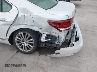 2015 Lexus LS with VIN JTHBL5EF3F5136885, listed as a IAAI auction lot 41611555 with 20,190 mi miles. Bid and sale history available at carsss.com. Image 6.