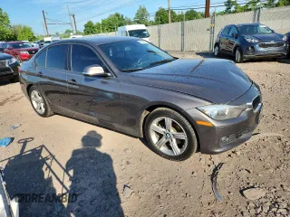 2013 BMW 3 Series 328i xDrive z VIN WBA3B5G53DNS02777, wystawiony jako Copart lot #61685255 z przebiegiem 187 559 mil mil oraz Szkoda całkowita • Salvage title. Historia ofert i sprzedaży dostępna na DreamBid. Obrazek 4.
