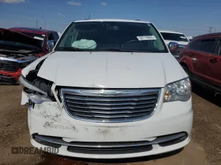2015 Chrysler Town & Country Touring L z VIN 2C4RC1CG9FR610961, wystawiony jako Copart lot #52719965 z przebiegiem 150 148 mil mil oraz Szkoda całkowita • Salvage title. Historia ofert i sprzedaży dostępna na DreamBid. Obrazek 5.