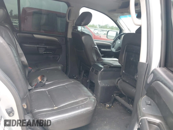 2010 Nissan Armada SE z VIN 5N1BA0ND2AN606062, wystawiony jako IAAI lot #41970658 z przebiegiem 210 541 mil mil oraz . Historia ofert i sprzedaży dostępna na DreamBid. Obrazek 8.