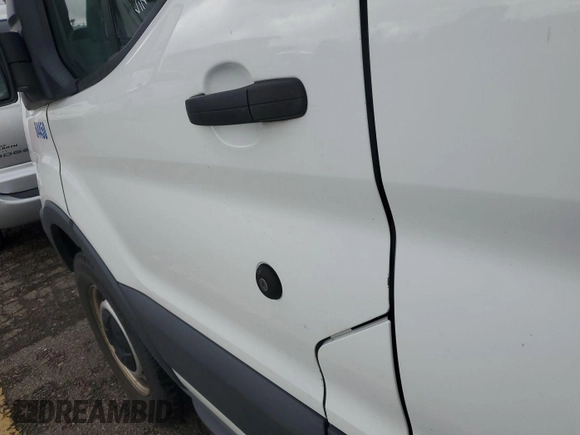 2018 Ford Transit z VIN 1FTYR1YM2JKB43849, wystawiony jako IAAI lot #42642845 z przebiegiem 106 463 mil mil oraz . Historia ofert i sprzedaży dostępna na DreamBid. Obrazek 10.
