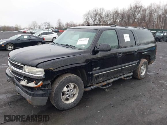 2000 Chevrolet Suburban LT with VIN 3GNFK16T1YG197268, listed as a IAAI auction lot 42026756 with 151,674 mi miles. Bid and sale history available at carsss.com. Image 17.