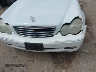 2004 Mercedes-Benz C 240 z VIN WDBRF61J14E016229, wystawiony jako IAAI lot #42576797 z przebiegiem Nie podano mil oraz . Historia ofert i sprzedaży dostępna na DreamBid. Obrazek 6.