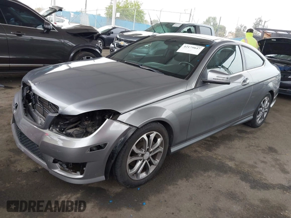 2013 Mercedes-Benz C 250 z VIN WDDGJ4HB7DG068579, wystawiony jako IAAI lot #42179847 z przebiegiem 117 575 mil mil oraz . Historia ofert i sprzedaży dostępna na DreamBid. Obrazek 17.