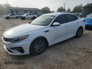 2020 Kia Optima LX z VIN 5XXGT4L31LG451444, wystawiony jako Copart lot #58715485 z przebiegiem 121 850 mil mil oraz Czysty tytuł • Clean title. Historia ofert i sprzedaży dostępna na DreamBid. Obrazek 1.