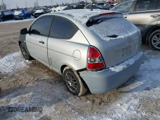 2011 Hyundai Accent GS z VIN KMHCM3AC9BU195826, wystawiony jako IAAI lot #41610260 z przebiegiem 112 508 mil mil oraz . Historia ofert i sprzedaży dostępna na DreamBid. Obrazek 3.