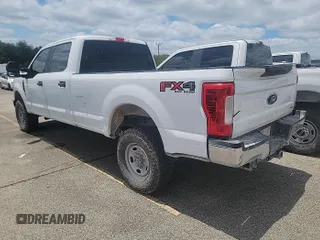 2019 Ford F-250 XL z VIN 1FT7W2B60KED86550, wystawiony jako IAAI lot #42501135 z przebiegiem 188 501 mil mil oraz . Historia ofert i sprzedaży dostępna na DreamBid. Obrazek 31.