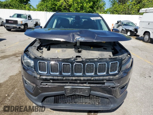 2018 Jeep Compass Latitude z VIN 3C4NJDBB3JT142940, wystawiony jako Copart lot #56306475 z przebiegiem 75 387 mil mil oraz Szkoda całkowita • Salvage title. Historia ofert i sprzedaży dostępna na DreamBid. Obrazek 5.