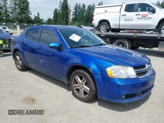 2013 Dodge Avenger SXT z VIN 1C3CDZCBXDN720776, wystawiony jako IAAI lot #42500313 z przebiegiem 237 783 mil mil oraz . Historia ofert i sprzedaży dostępna na DreamBid. Obrazek 1.