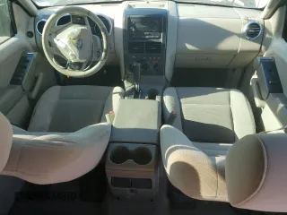 2006 Ford Explorer XLT with VIN 1FMEU73876UB70180, listed as a Copart auction lot 50069165 with 266,721 mi miles and Salvage Title. Bid and sale history available at carsss.com. Image 8.