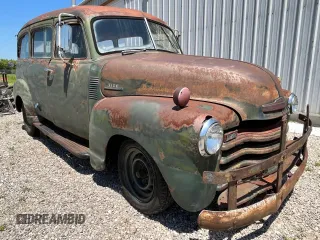 1953 Chevrolet Suburban z VIN H53K032117, wystawiony jako Copart lot #83868164 z przebiegiem Nie podano mil oraz Czysty tytuł • Clean title. Historia ofert i sprzedaży dostępna na DreamBid. Obrazek 1.