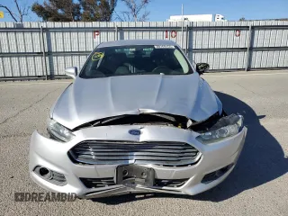 2013 Ford Fusion SE with VIN 3FA6P0H9XDR297802, listed as a Copart auction lot 88169155 with 184,447 mi miles and Salvage title. Bid and sale history available at DreamBid. Image 5.