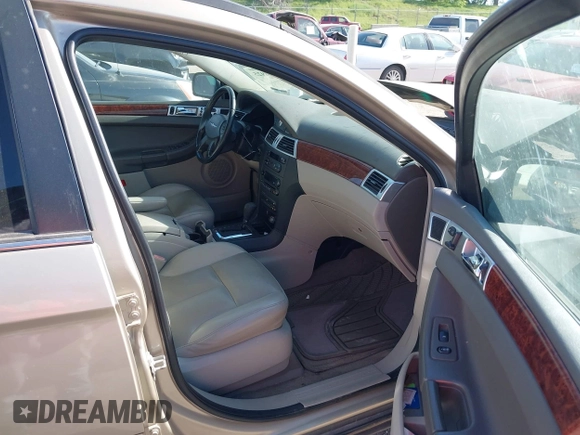 2007 Chrysler Pacifica Touring с VIN 2A8GF68X97R321657, выставлен на аукционе IAAI как лот 42234925 с пробегом 180 253 миль миль и . История ставок и продаж доступна на DreamBid. Изображение 5.