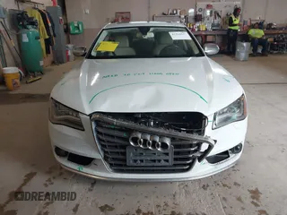 2013 Audi S8 z VIN WAUD2AFD7DN008887, wystawiony jako IAAI lot #42314337 z przebiegiem 155 978 mil mil oraz . Historia ofert i sprzedaży dostępna na DreamBid. Obrazek 6.