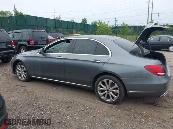 2019 Mercedes-Benz E 300 z VIN WDDZF4KB9KA575468, wystawiony jako IAAI lot #42366391 z przebiegiem Nie podano mil oraz . Historia ofert i sprzedaży dostępna na DreamBid. Obrazek 14.