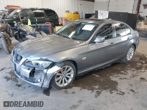 2011 BMW 3 Series 328i xDrive with VIN WBAPK5G55BNN24531, listed as a IAAI auction lot 42028562 with 110,431 mi miles. Bid and sale history available at carsss.com. Image 19.