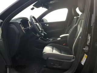 2023 Volvo XC40 Core с VIN YV4ED3UK8P2044198, выставлен на аукционе Copart как лот 80460974 с пробегом Не указан миль и Списание • Salvage title. История ставок и продаж доступна на DreamBid. Изображение 7.