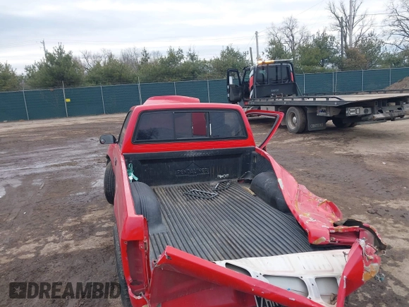 1989 Toyota Pickup с VIN JT4RN81R9K5020726, выставлен на аукционе IAAI как лот 41502393 с пробегом Не указан миль и . История ставок и продаж доступна на DreamBid. Изображение 3.
