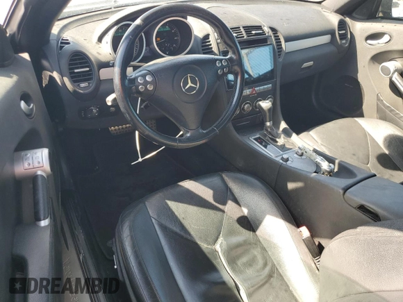 2005 Mercedes-Benz SLK 230/320 z VIN WDBWK56F55F038873, wystawiony jako Copart lot #46982825 z przebiegiem 169 826 mil mil oraz Szkoda całkowita • Salvage title. Historia ofert i sprzedaży dostępna na DreamBid. Obrazek 8.
