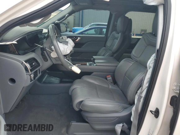 2019 Lincoln Navigator Reserve с VIN 5LMJJ3LT0KEL12472, выставлен на аукционе Copart как лот 45756865 с пробегом 111 994 миль миль и На запчасти • Non repairable. История ставок и продаж доступна на DreamBid. Изображение 7.