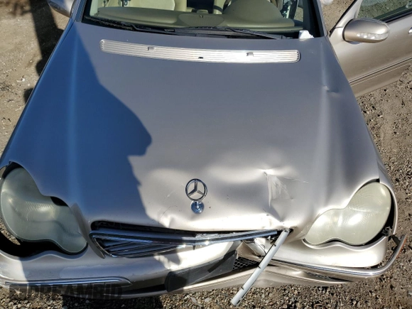 2001 Mercedes-Benz C 230/260/280/320 z VIN WDBRF61J91F024553, wystawiony jako Copart lot #80091594 z przebiegiem Nie podano mil oraz Szkoda całkowita • Salvage title. Historia ofert i sprzedaży dostępna na DreamBid. Obrazek 11.