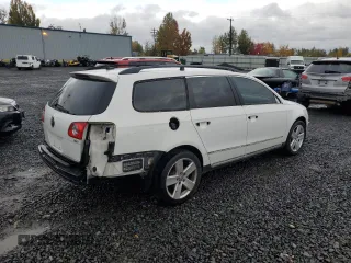 2008 Volkswagen Passat Komfort with VIN WVWLK73C28E121987, listed as a Copart auction lot 78504164 with 158,147 mi miles and Salvage title. Bid and sale history available at DreamBid. Image 3.