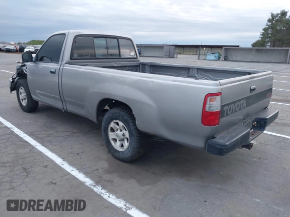 1993 Toyota T100 z VIN JT4VD10C0P0009821, wystawiony jako IAAI lot #41788269 z przebiegiem 144 505 mil mil oraz . Historia ofert i sprzedaży dostępna na DreamBid. Obrazek 3.