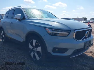 2019 Volvo XC40 Momentum z VIN YV4162UK8K2134852, wystawiony jako IAAI lot #42259540 z przebiegiem 79 683 mil mil oraz . Historia ofert i sprzedaży dostępna na DreamBid. Obrazek 1.