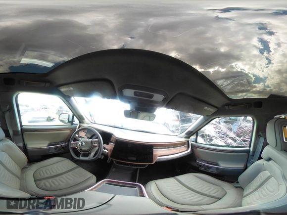 2023 Rivian R1T Adventure z VIN 7FCTGBAA9PN027894, wystawiony jako IAAI lot #42061339 z przebiegiem 5047 mil mil oraz . Historia ofert i sprzedaży dostępna na DreamBid. Obrazek 25.