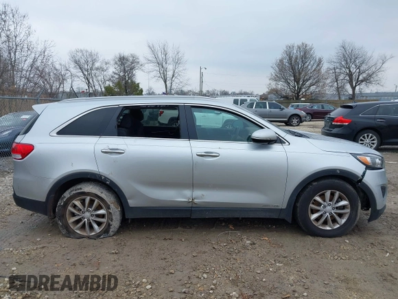 2018 Kia Sorento LX V6 with VIN 5XYPGDA54JG368009, listed as a IAAI auction lot 41986830 with 110,478 mi miles. Bid and sale history available at carsss.com. Image 13.