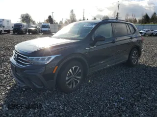 2023 Volkswagen Tiguan S z VIN 3VVRB7AX9PM064990, wystawiony jako Copart lot #48985975 z przebiegiem 16 884 mil mil oraz Szkoda całkowita • Salvage title. Historia ofert i sprzedaży dostępna na DreamBid. Obrazek 1.