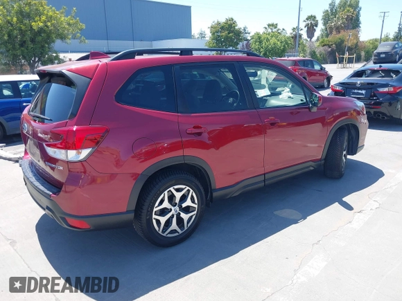 2021 Subaru Forester Premium z VIN JF2SKAJC6MH445546, wystawiony jako IAAI lot #42605027 z przebiegiem 56 712 mil mil oraz . Historia ofert i sprzedaży dostępna na DreamBid. Obrazek 4.