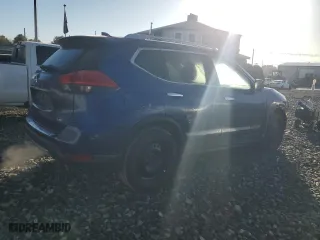 2017 Nissan Rogue SV with VIN 5N1AT2MV8HC784446, listed as a Copart auction lot 48675675 with 84,437 mi miles and Salvage Title. Bid and sale history available at carsss.com. Image 3.