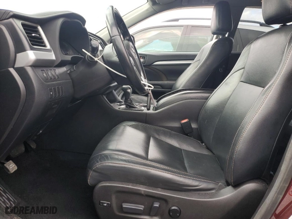 2017 Toyota Highlander XLE with VIN 5TDJZRFH4HS462890, listed as a Copart auction lot 48842515 with 136,303 mi miles and Salvage Title. Bid and sale history available at carsss.com. Image 7.