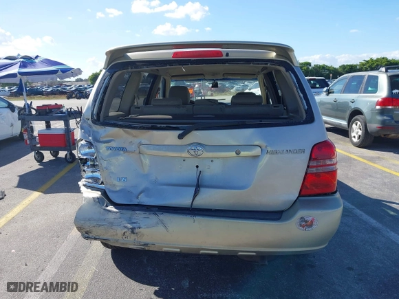 2002 Toyota Highlander with VIN JTEGF21A120071643, listed as a IAAI auction lot 41593796 with 157,608 mi miles. Bid and sale history available at carsss.com. Image 15.