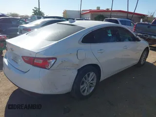 2018 Chevrolet Malibu LT z VIN 1G1ZD5ST4JF176007, wystawiony jako IAAI lot #41852261 z przebiegiem 83 591 mil mil oraz . Historia ofert i sprzedaży dostępna na DreamBid. Obrazek 4.