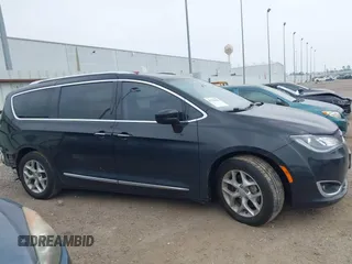 2018 Chrysler Pacifica Touring L Plus z VIN 2C4RC1EG7JR158093, wystawiony jako IAAI lot #41790088 z przebiegiem 116 772 mil mil oraz . Historia ofert i sprzedaży dostępna na DreamBid. Obrazek 14.