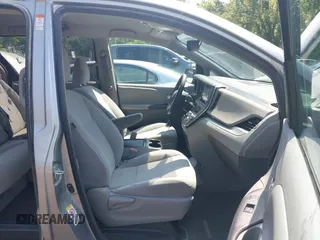 2018 Toyota Sienna LE Auto Access Seat with VIN 5TDKZ3DC9JS904884, listed as a IAAI auction lot 42132992 with 157,974 mi miles and . Bid and sale history available at DreamBid. Image 5.