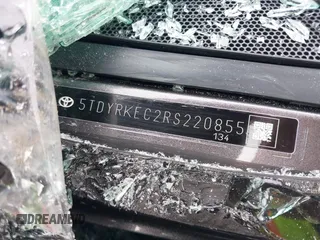 2024 Toyota Sienna XLE z VIN 5TDYRKEC2RS220855, wystawiony jako IAAI lot #41213081 z przebiegiem 2 852 mil mil oraz . Historia ofert i sprzedaży dostępna na DreamBid. Obrazek 9.