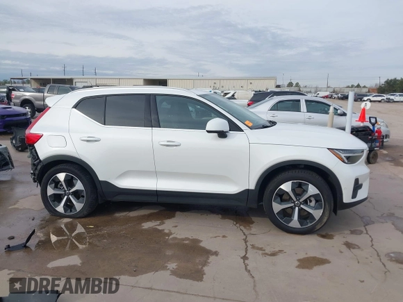 2024 Volvo XC40 Plus Bright Theme with VIN YV4L12UE2R2246722, listed as a IAAI auction lot 41307087 with 19,852 mi miles. Bid and sale history available at carsss.com. Image 14.