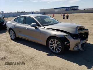 2020 Volvo S60 Momentum with VIN 7JRA22TK1LG060177, listed as a Copart auction lot 47666584 with 28,520 mi miles. Bid and sale history available at carsss.com. Image 4.